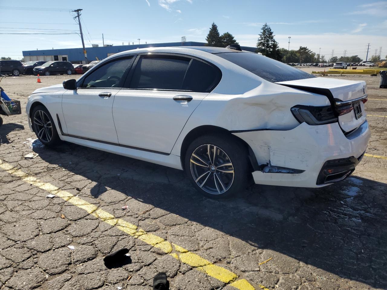 2020 BMW 750 Xi - Image 2