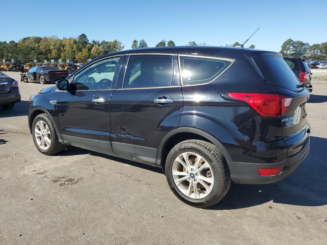 2019 Ford Escape S - Фото 2