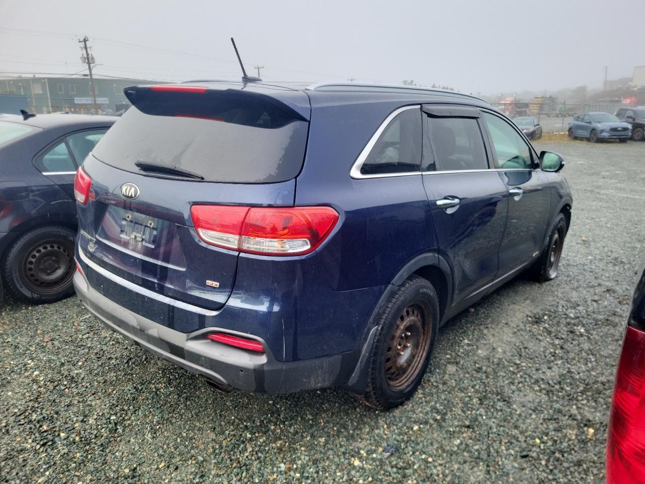 2016 Kia Sorento Lx - Image 3