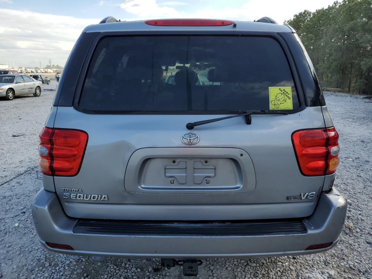 2004 Toyota Sequoia Sr5 - Image 6