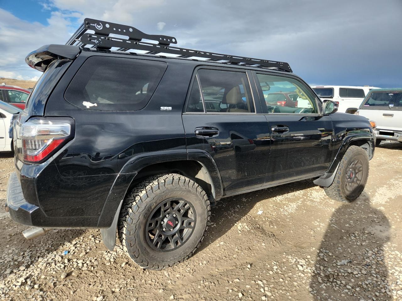 2018 Toyota 4Runner Sr5/Sr5 Premium - Image 3
