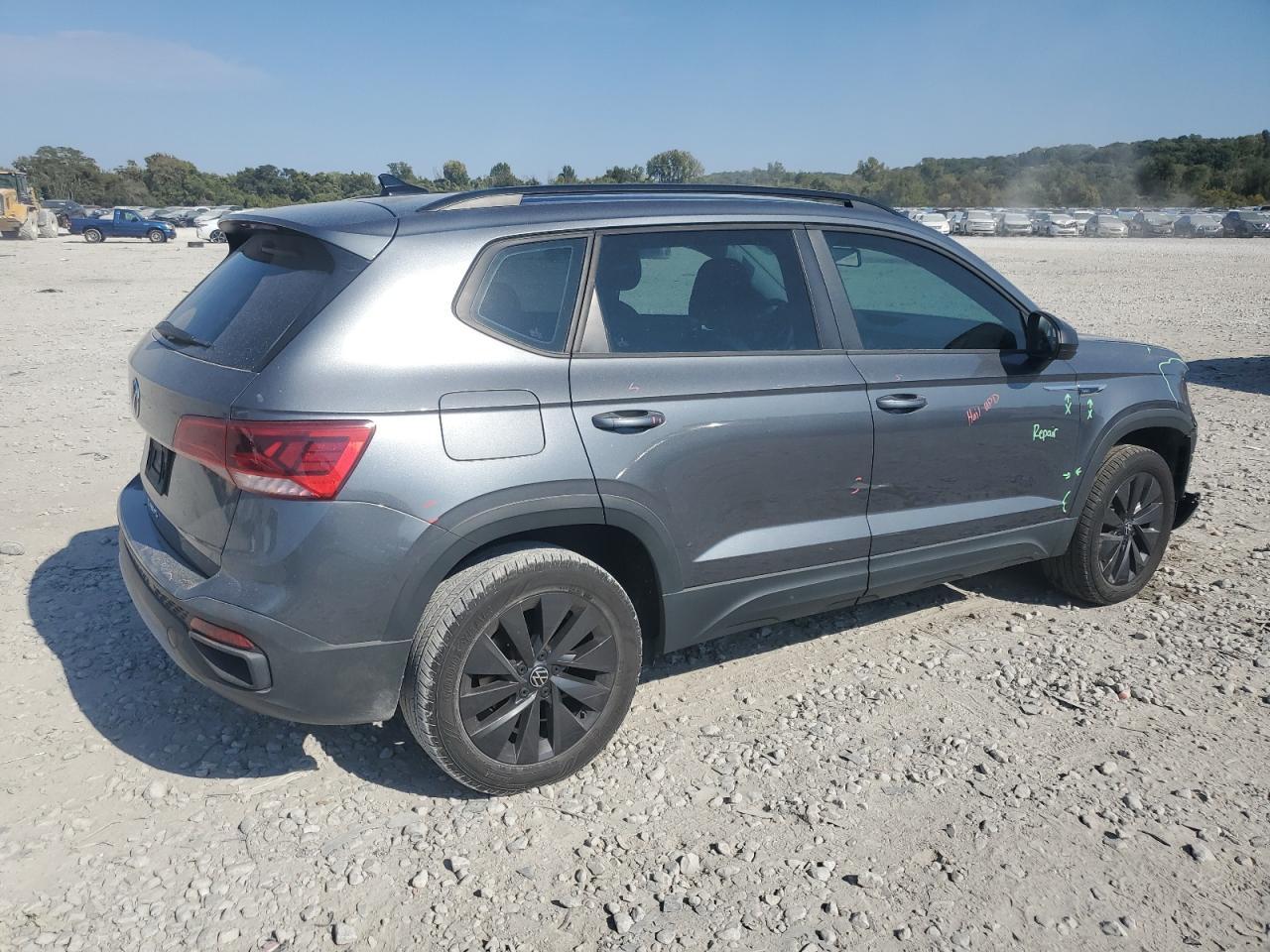 2022 Volkswagen Taos S - Фото 3