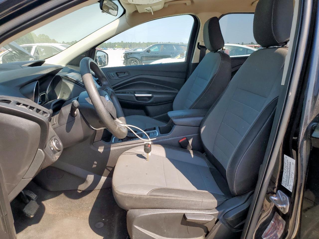 2019 Ford Escape S - Фото 7