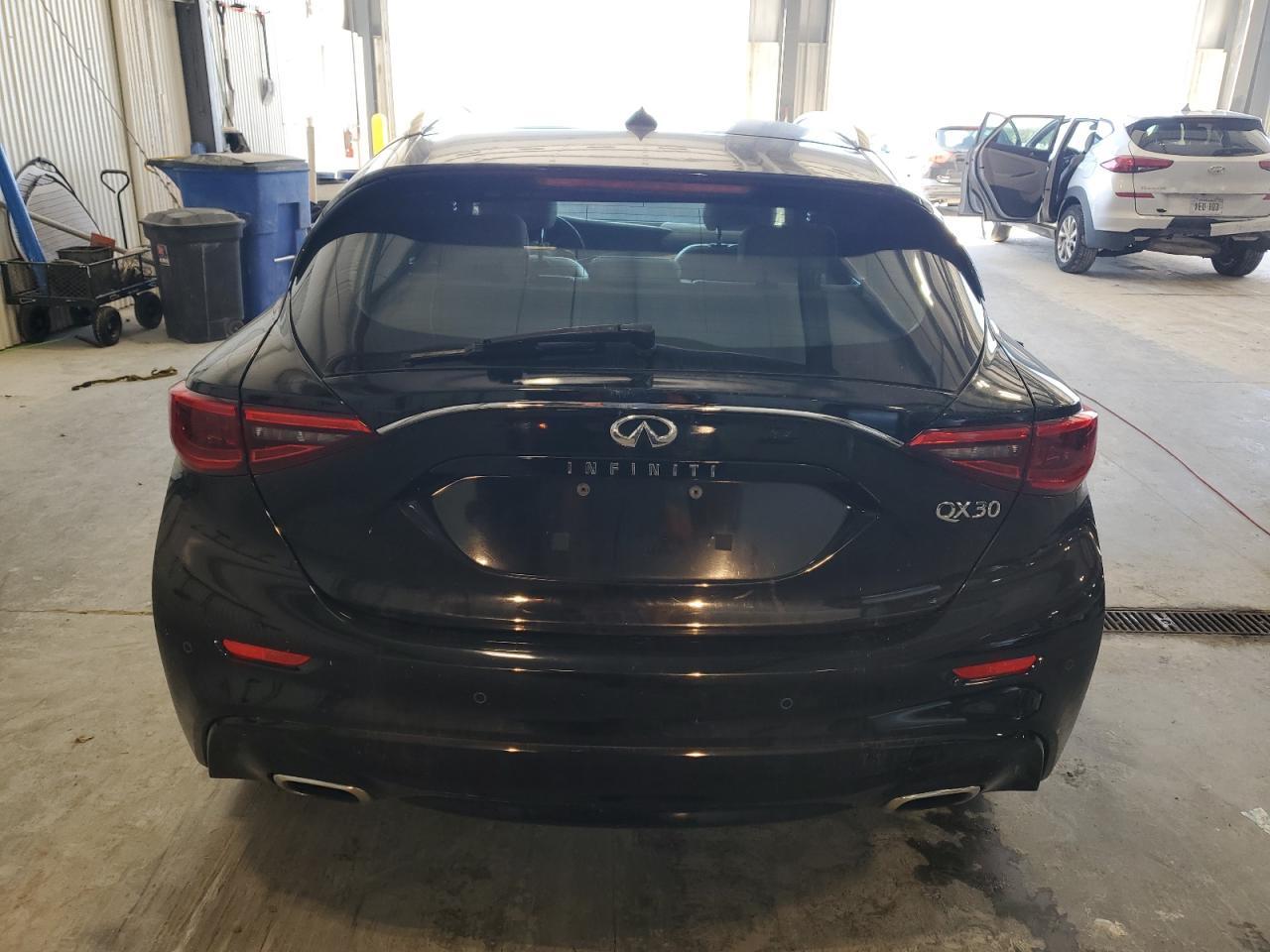 2017 Infiniti Qx30 Base - Фото 6