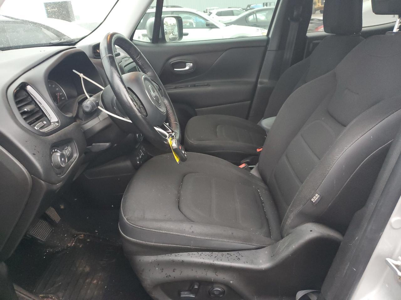 2017 Jeep Renegade Latitude - Image 7