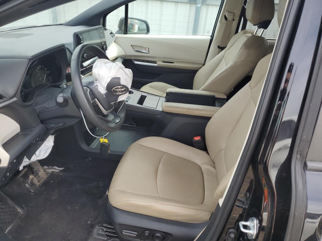 2023 Toyota Sienna Xle - Image 7