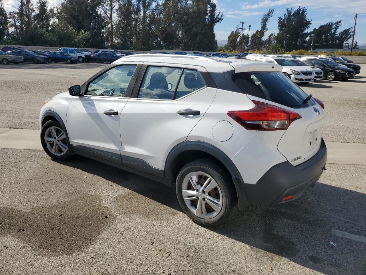 2018 Nissan Kicks S - Фото 2