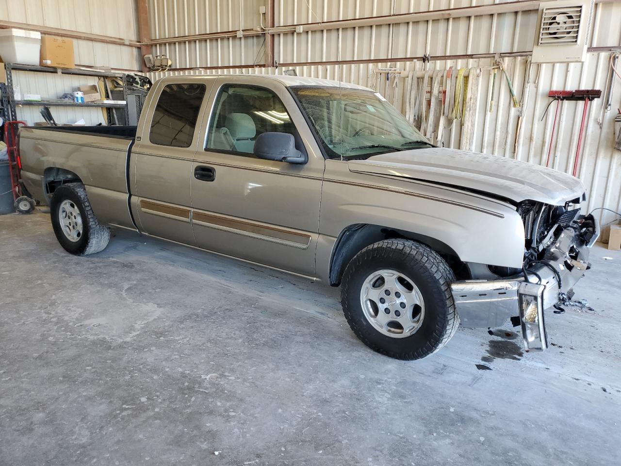 2003 Chevrolet Silverado C1500 - Image 4