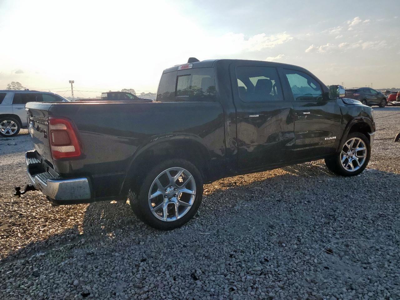 2019 Ram 1500 Laramie - Фото 3