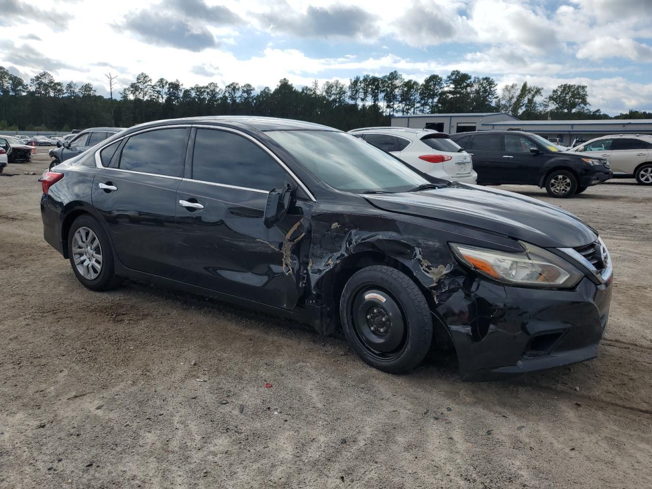 2016 Nissan Altima 2.5 - Image 4