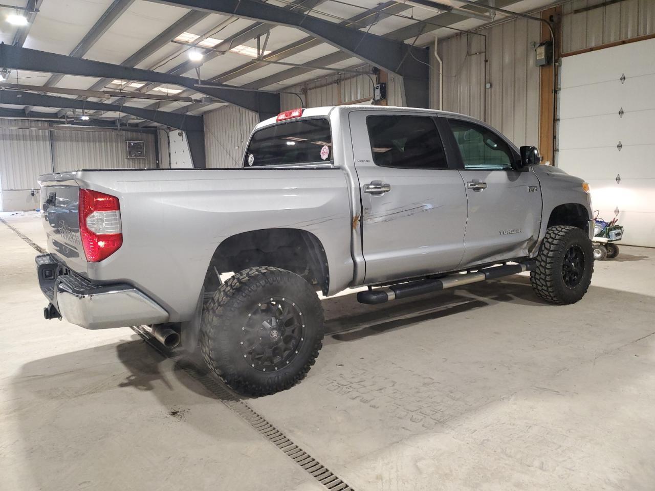 2015 Toyota Tundra Crewmax Limited - Image 3