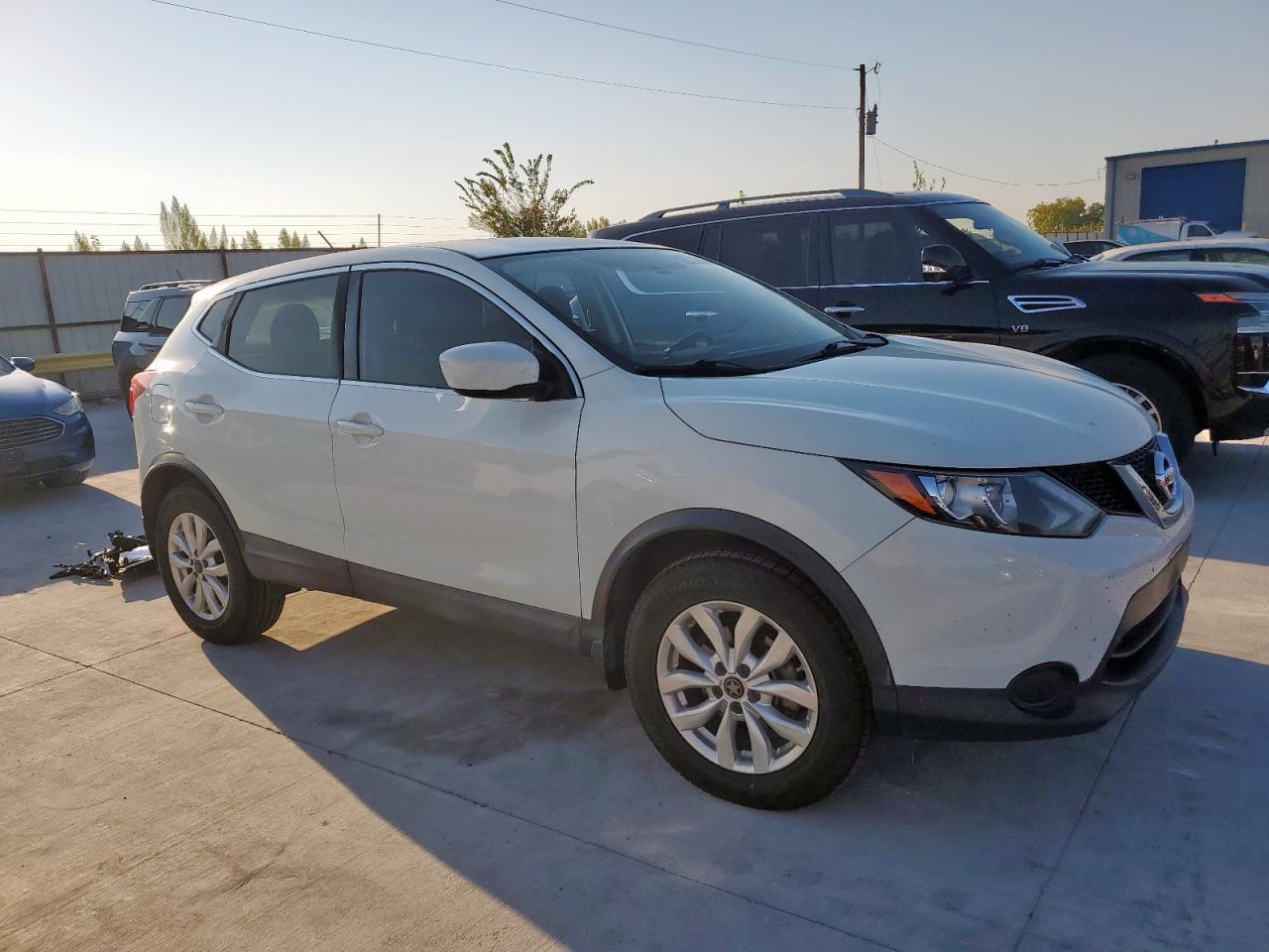 2017 Nissan Rogue Sport S - Фото 4