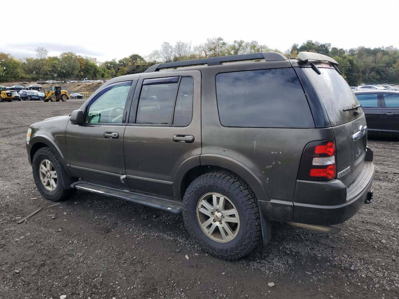 2008 Ford Explorer Xlt - Image 2