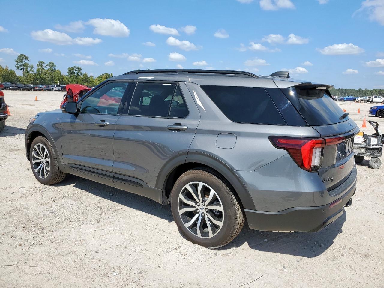 2025 Ford Explorer St-Line - Фото 2
