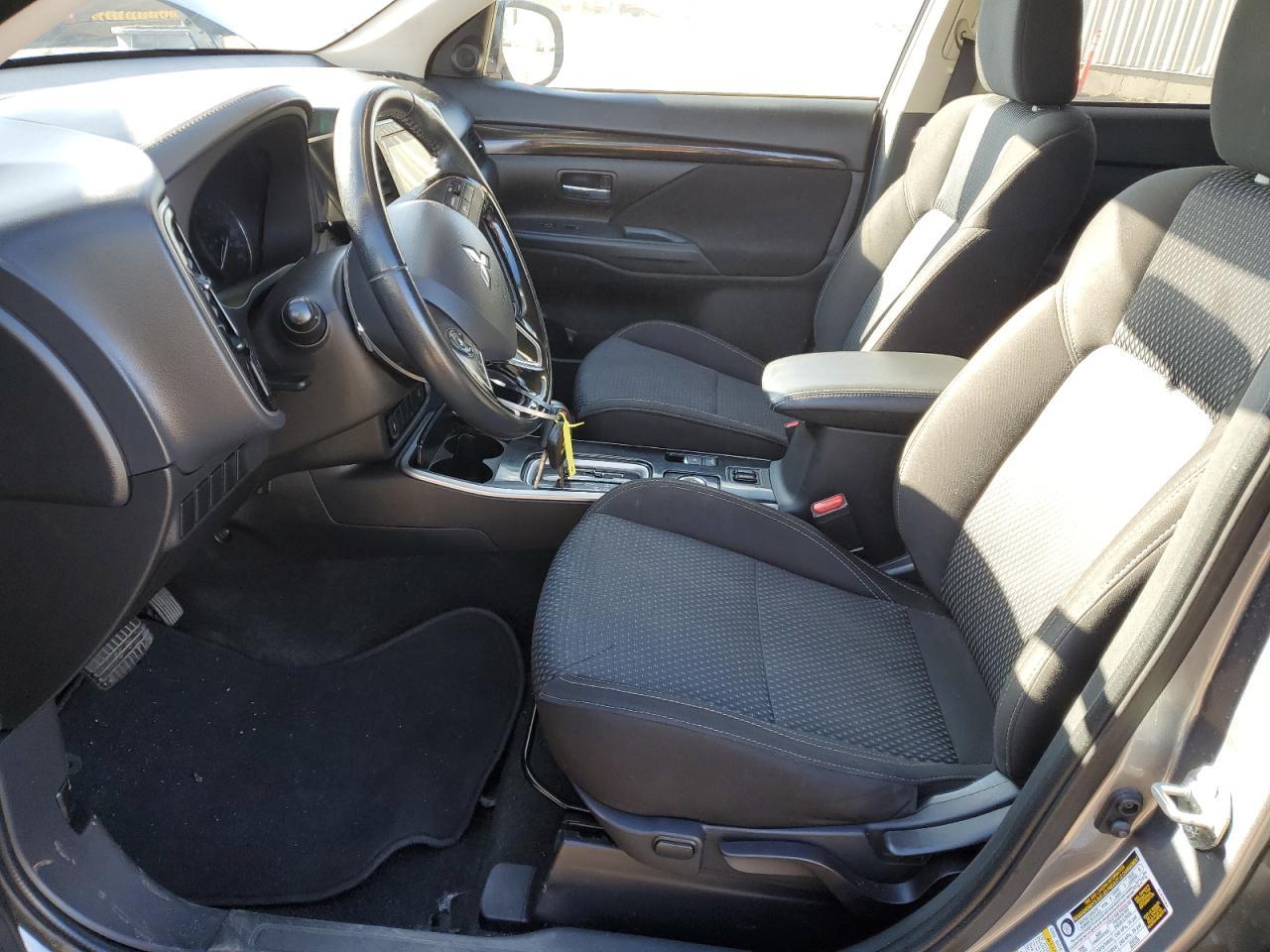 2020 Mitsubishi Outlander Es - Image 7