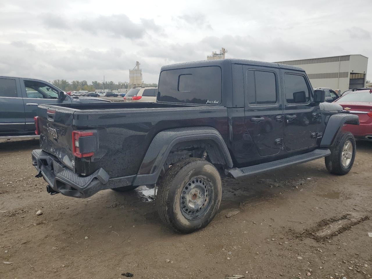 2022 Jeep Gladiator Overland - Image 3