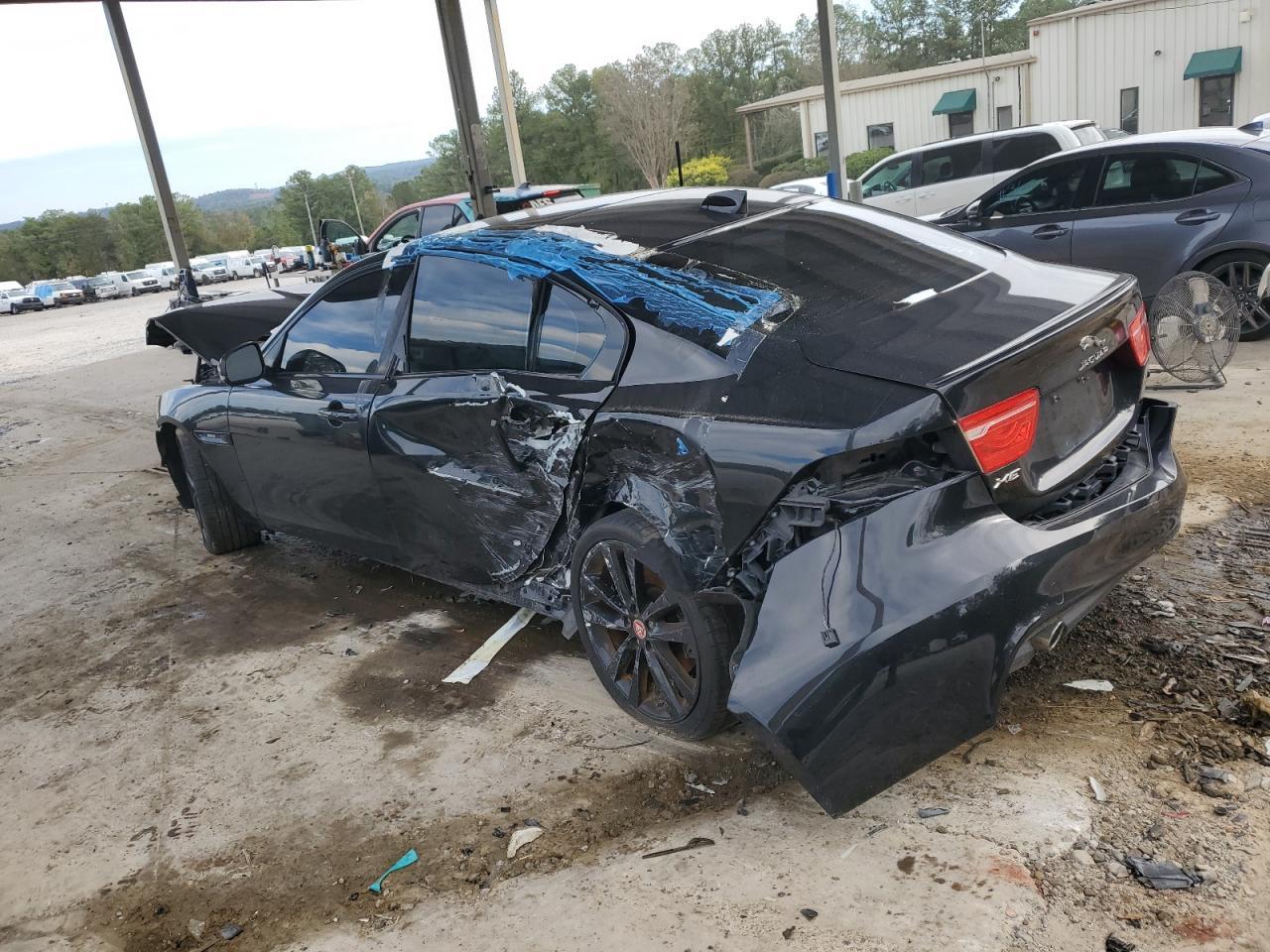 2018 Jaguar Xe R - Sport - Фото 2