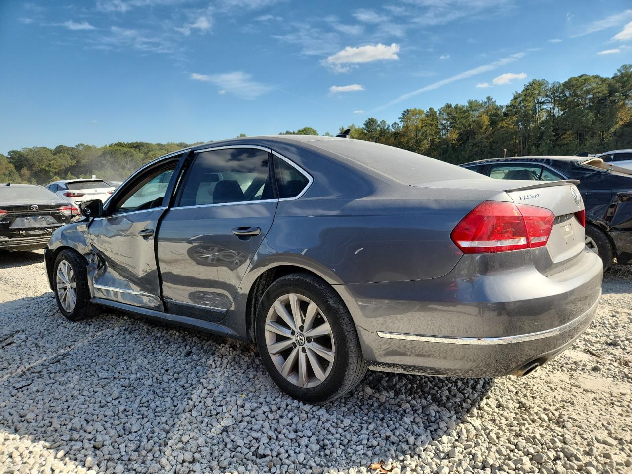 2013 Volkswagen Passat Sel - Фото 2