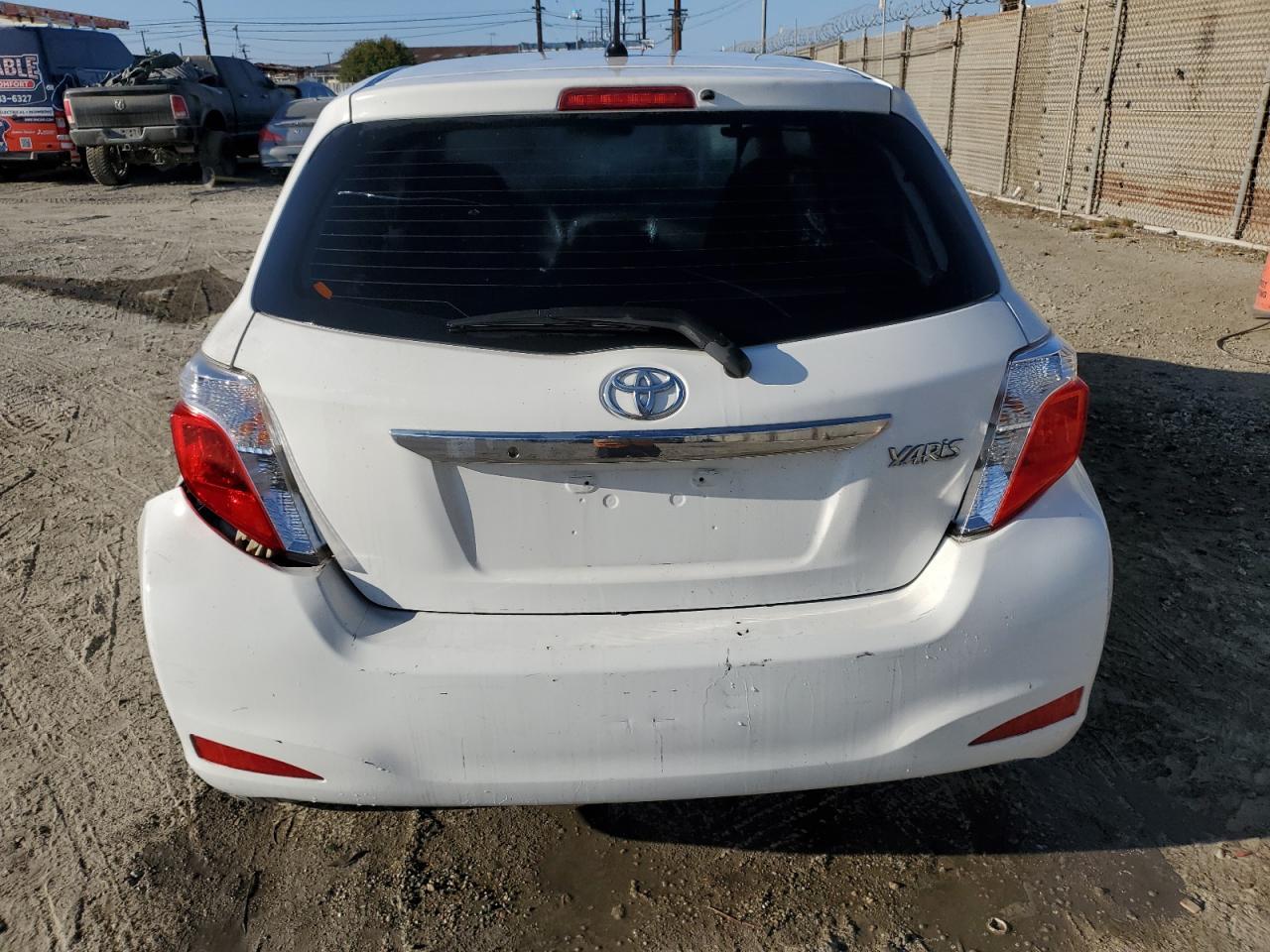 2012 Toyota Yaris - Image 6