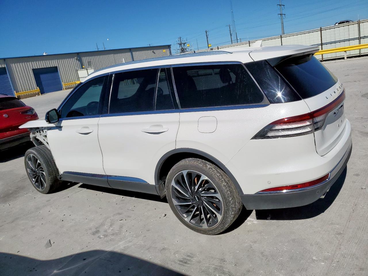 2023 Lincoln Aviator Reserve - Image 2