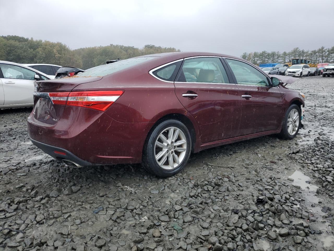 2014 Toyota Avalon Xle - Image 3