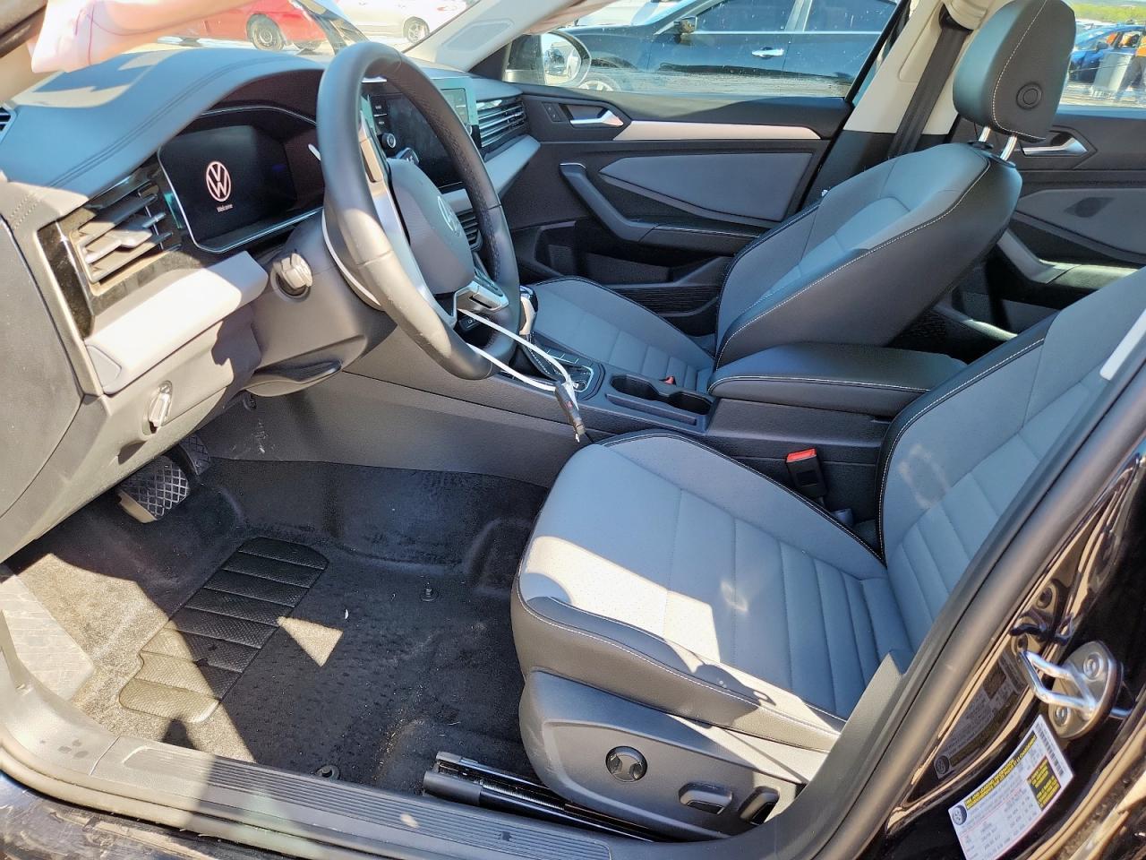 2025 Volkswagen Jetta Se - Фото 7