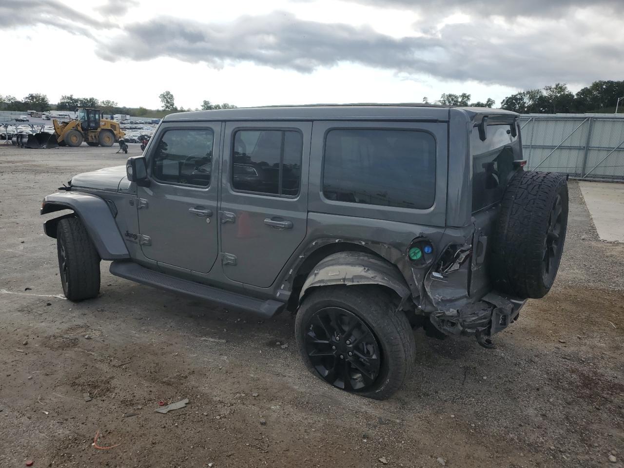 2022 Jeep Wrangler Unlimited Sahara - Фото 2