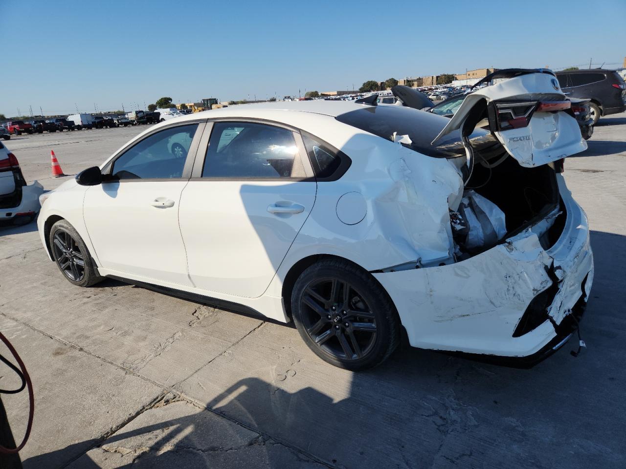 2021 Kia Forte Gt Line - Image 2