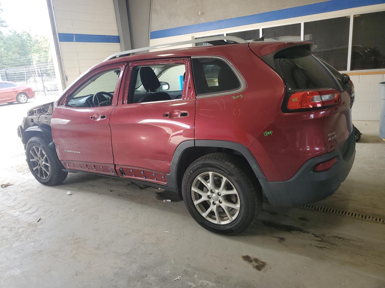 2015 Jeep Cherokee Latitude - Фото 2