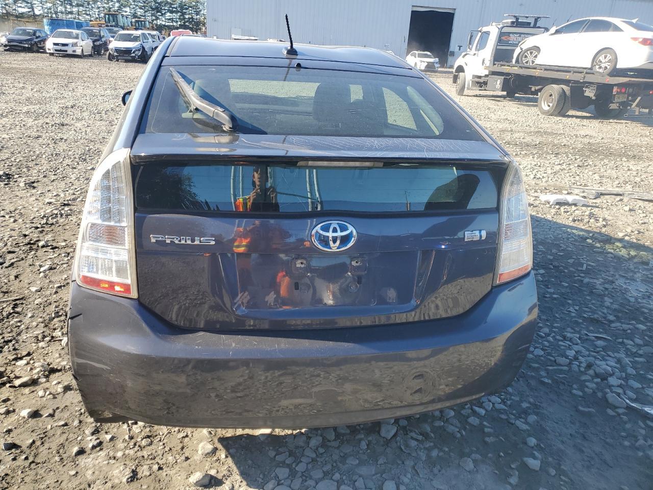 2011 Toyota Prius - Фото 6