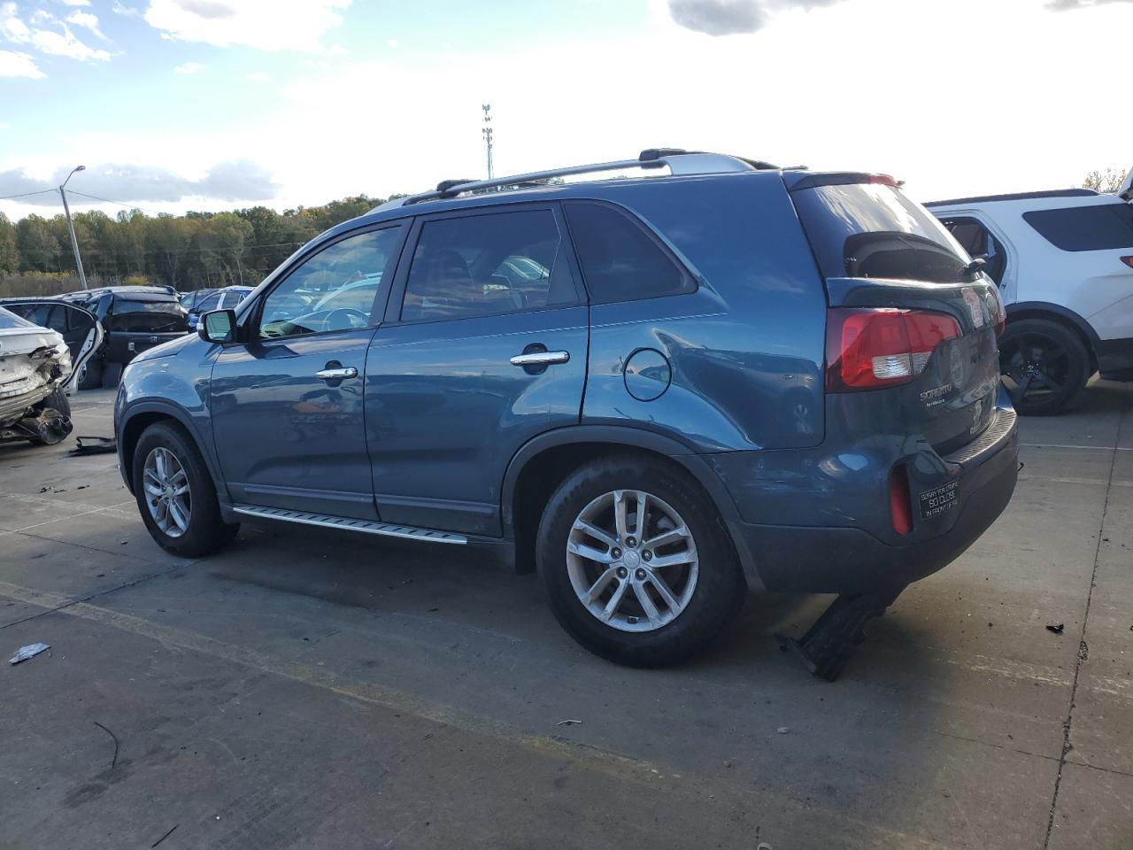 2014 Kia Sorento Lx - Image 2