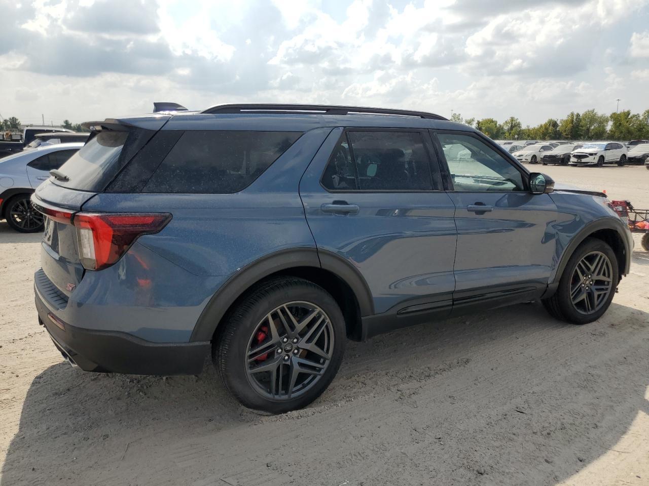 2025 Ford Explorer St - Фото 3