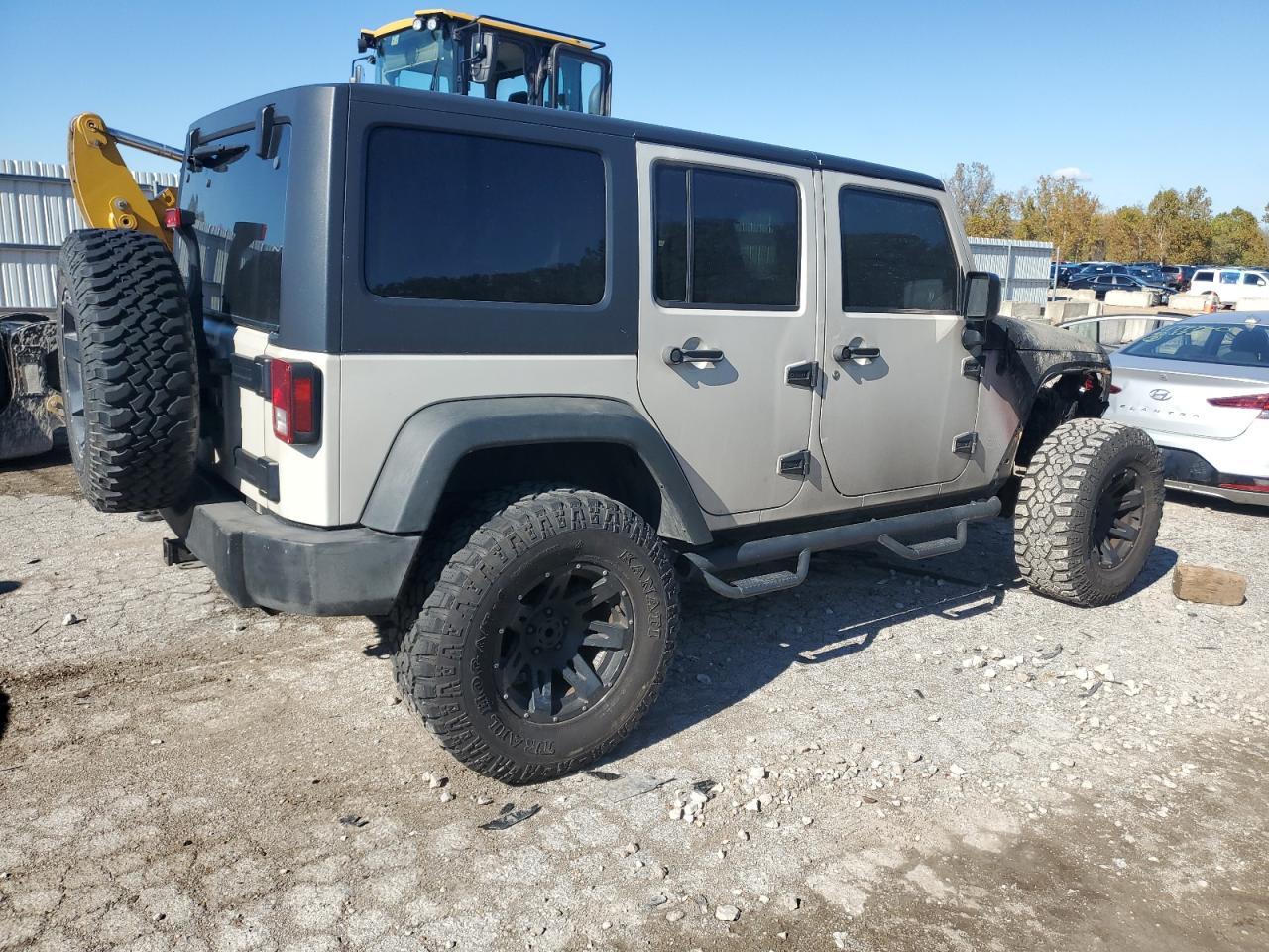 2011 Jeep Wrangler Unlimited Rubicon - Image 3