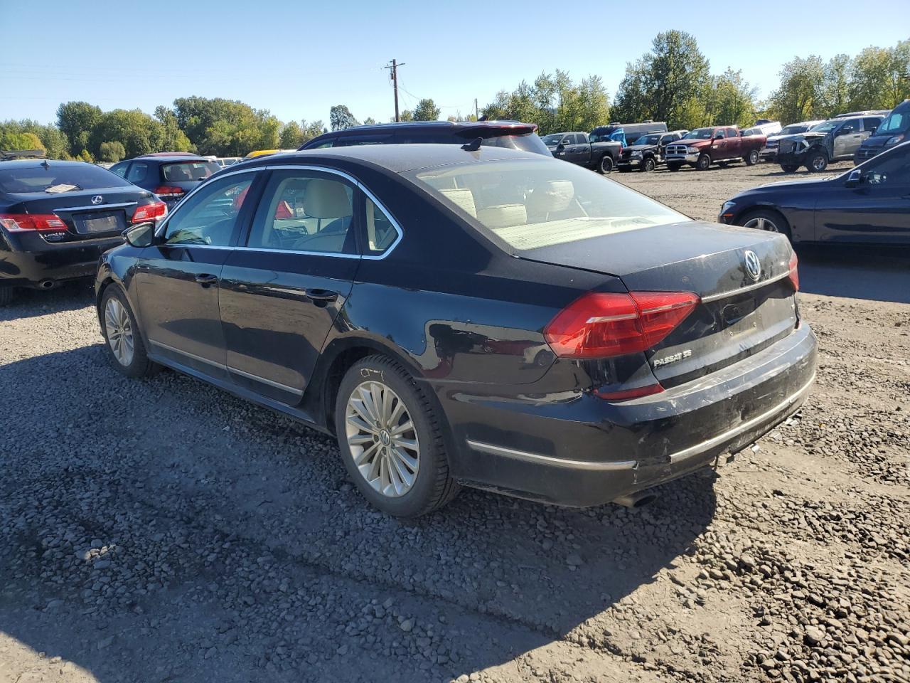 2016 Volkswagen Passat Se - Фото 2