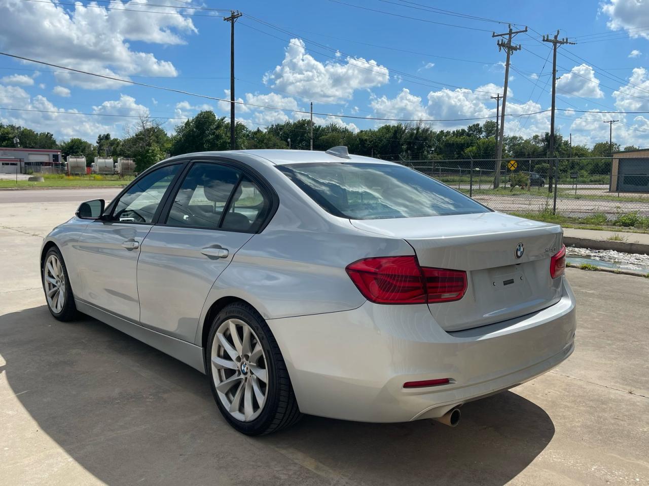 2018 BMW 320 I - Image 3