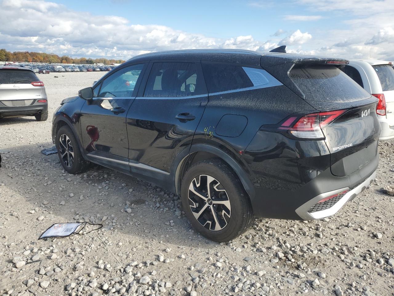 2024 Kia Sportage Ex - Image 2