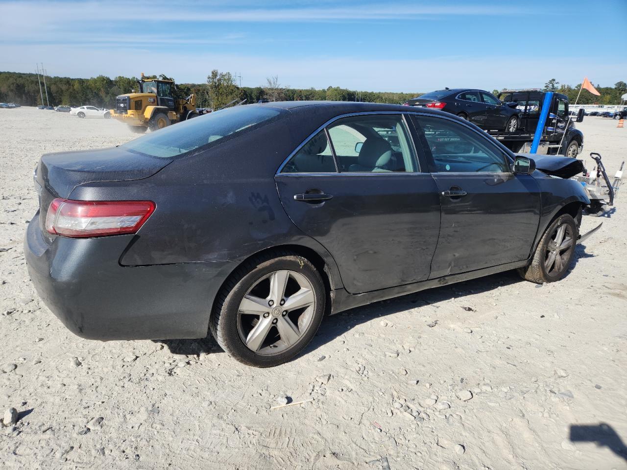 2011 Toyota Camry Se - Фото 3