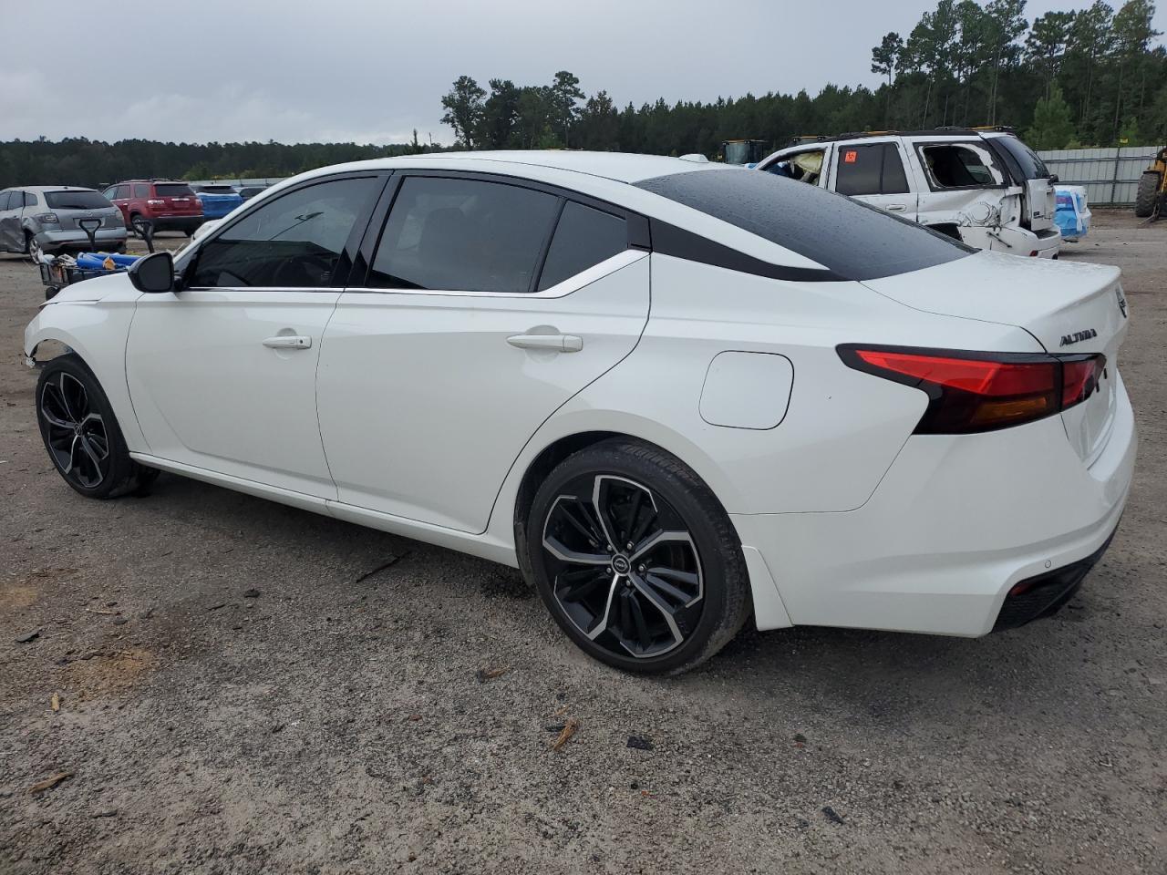 2024 Nissan Altima Sr - Фото 2