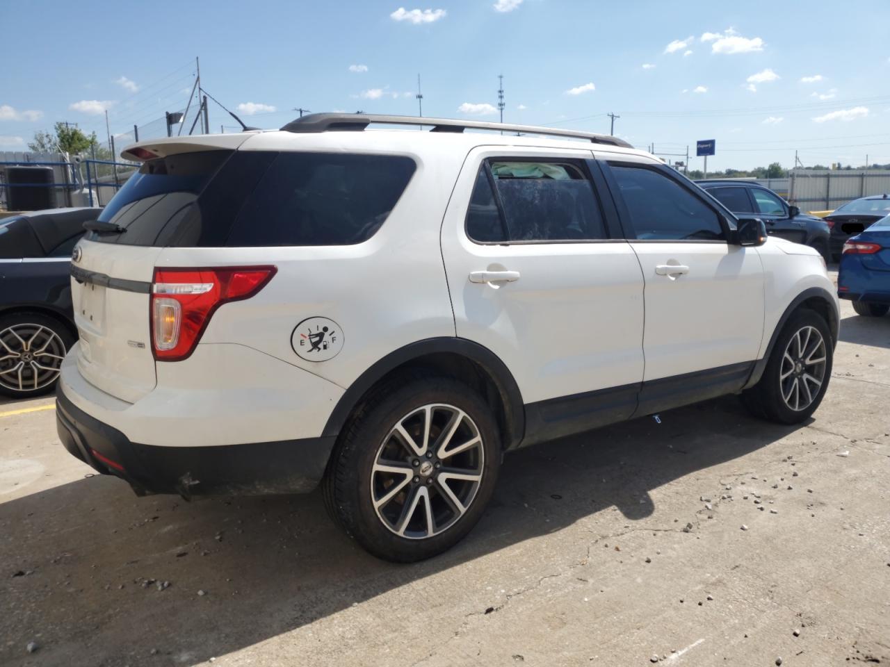 2015 Ford Explorer Xlt - Фото 3