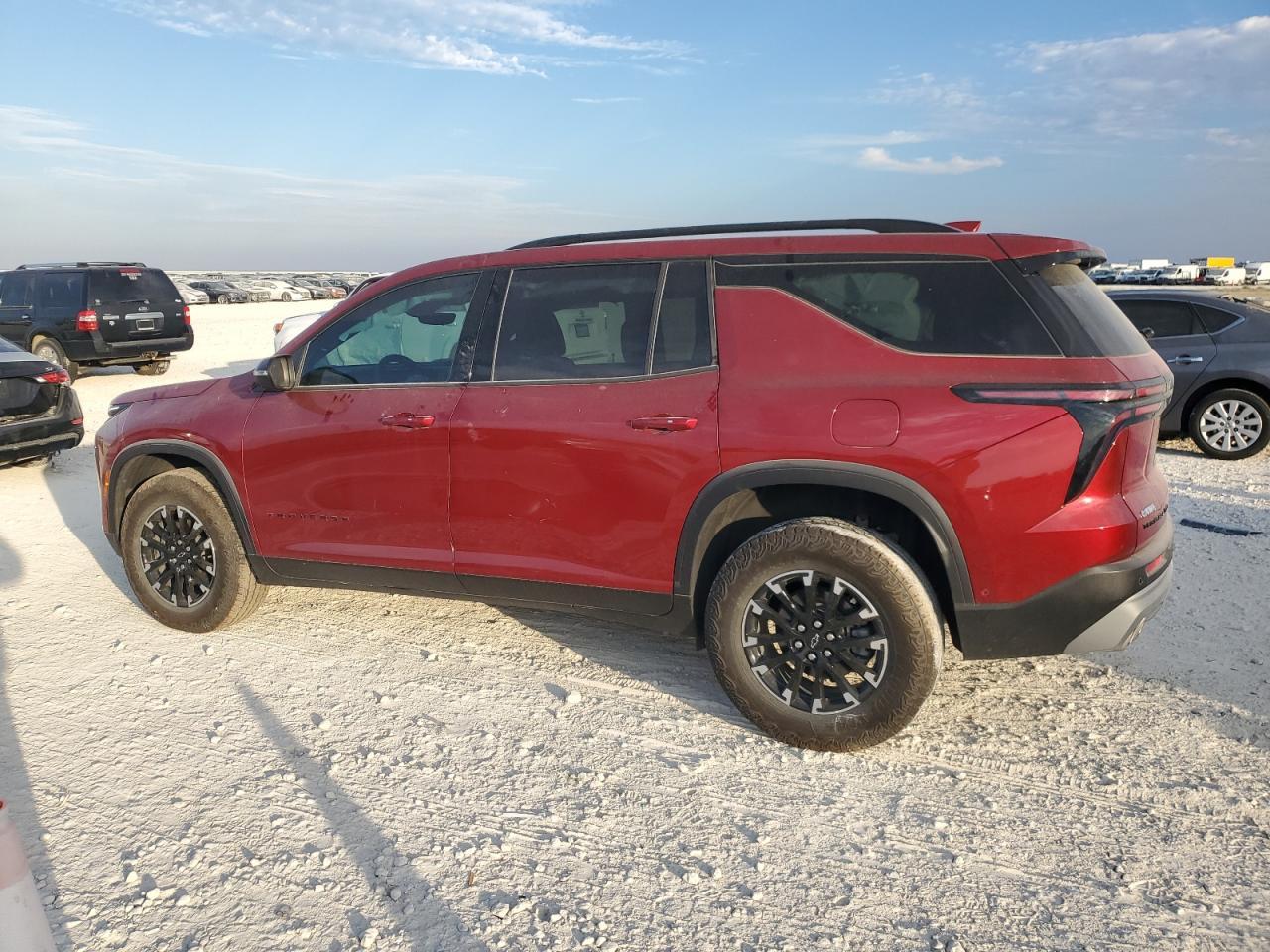 2024 Chevrolet Traverse Lt Z71 - Фото 2