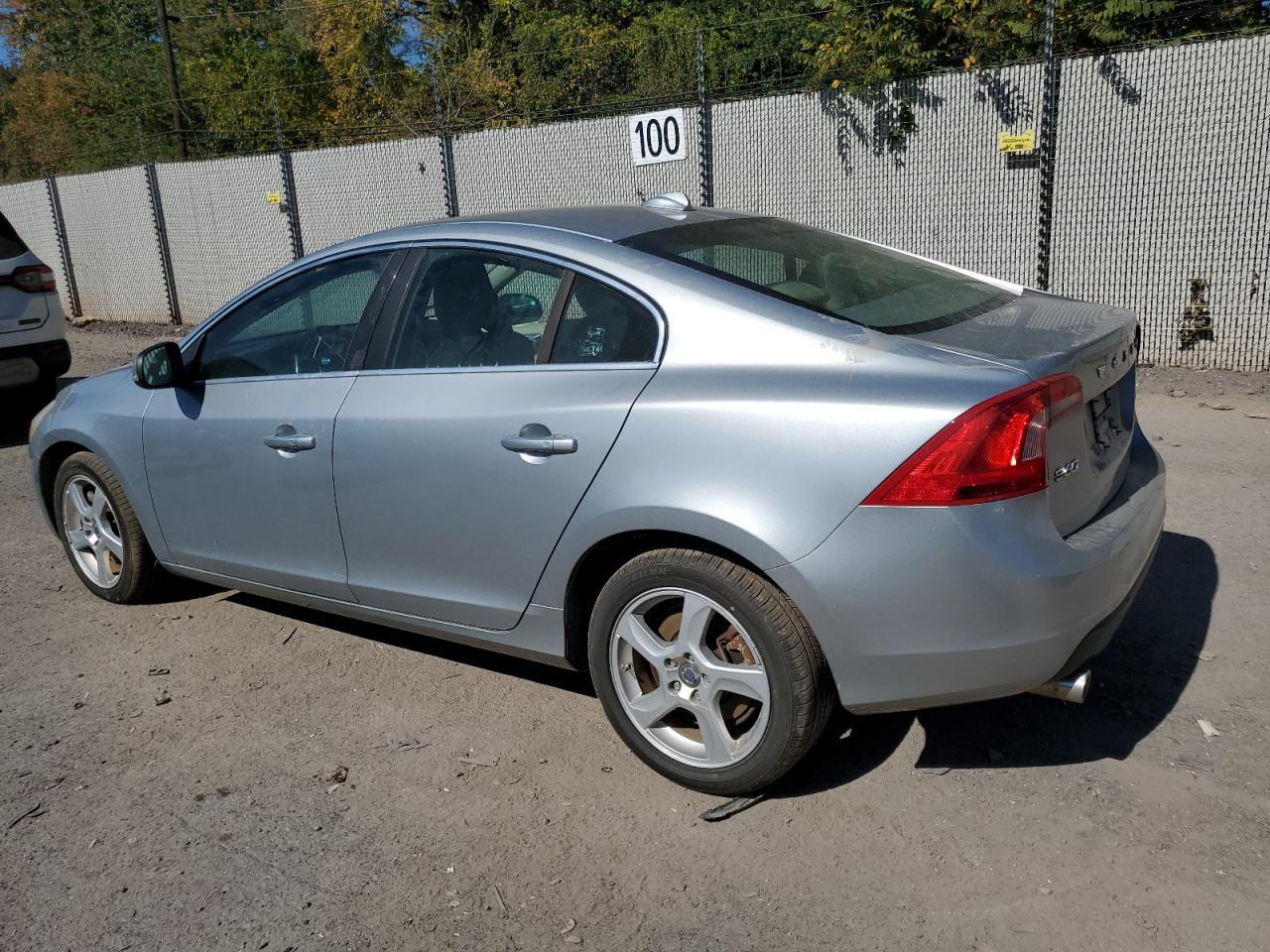 2013 Volvo S60 T5 - Image 2