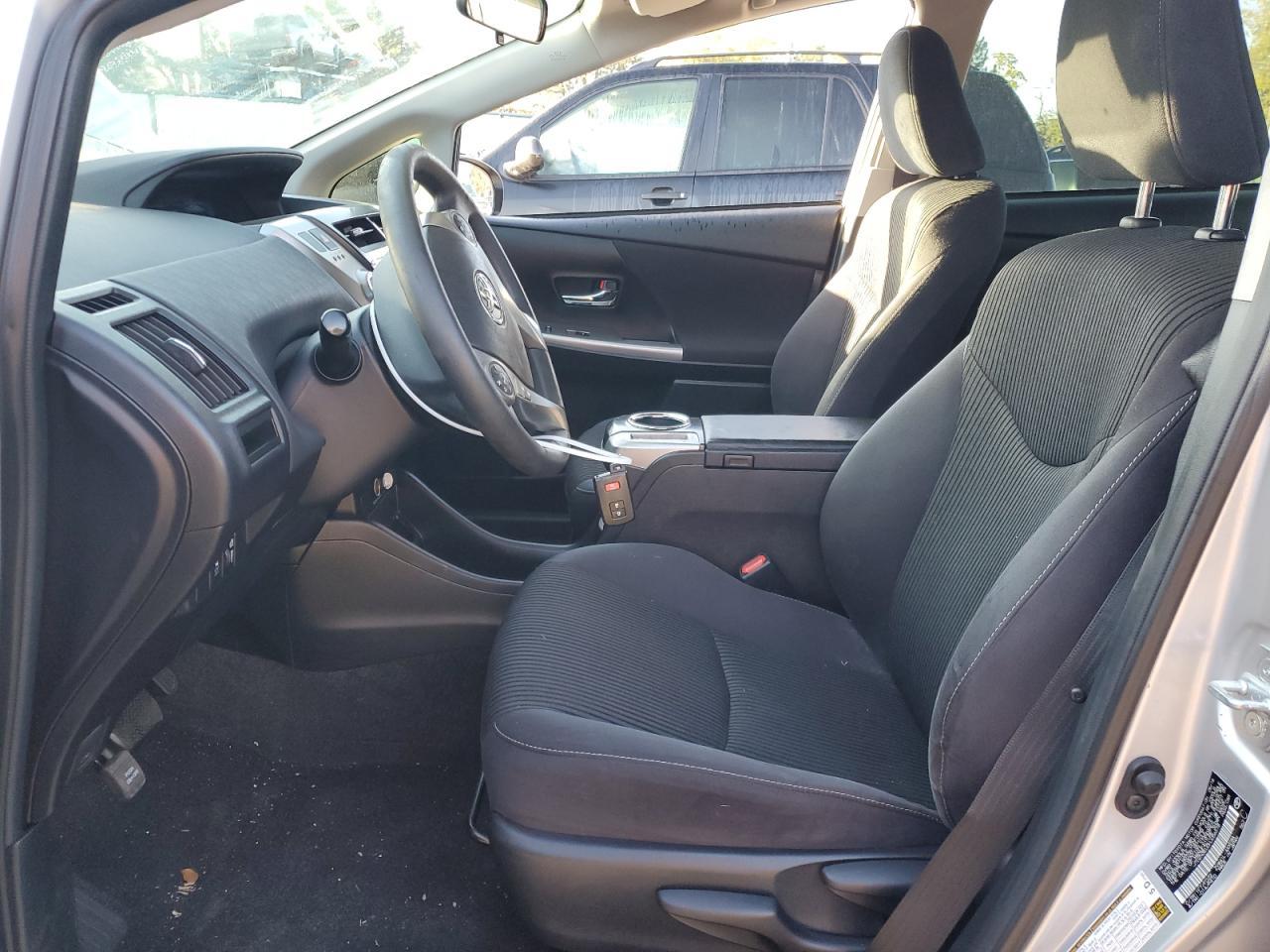 2017 Toyota Prius V - Фото 7