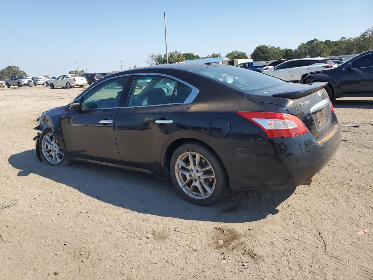 2011 Nissan Maxima S - Фото 2