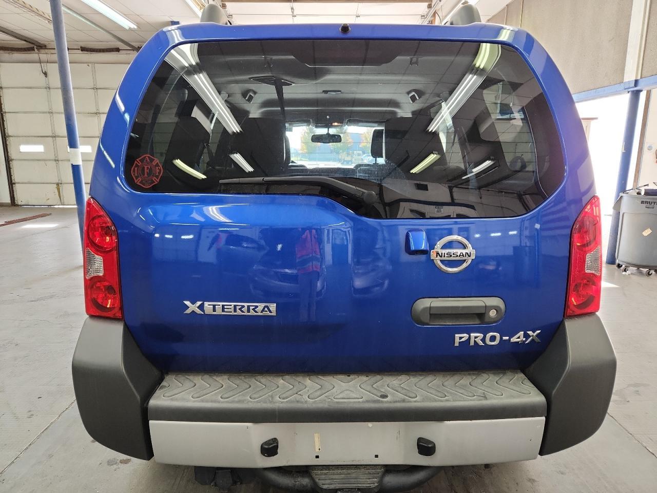 2015 Nissan Xterra X - Фото 6