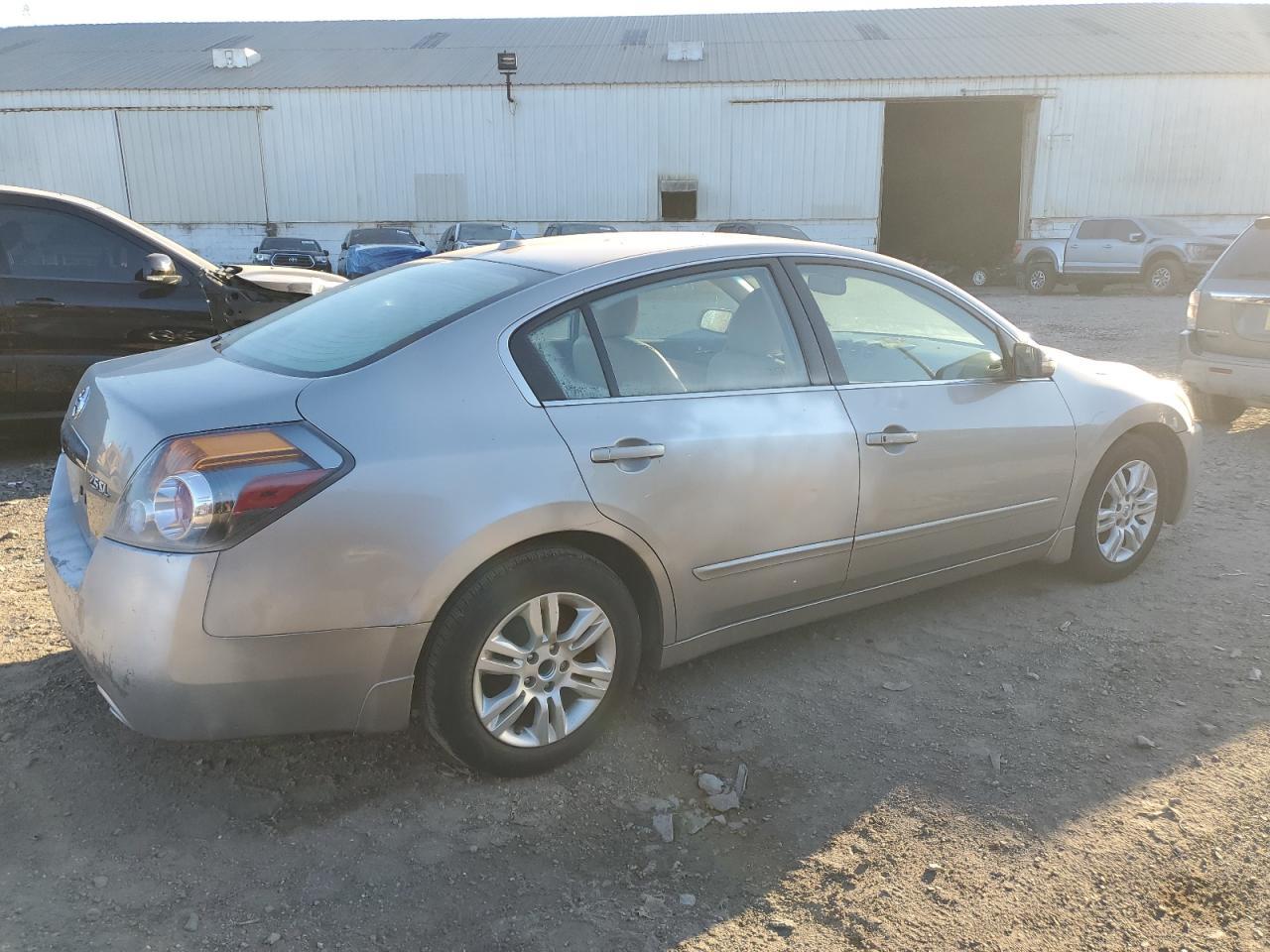 2012 Nissan Altima Base - Image 3