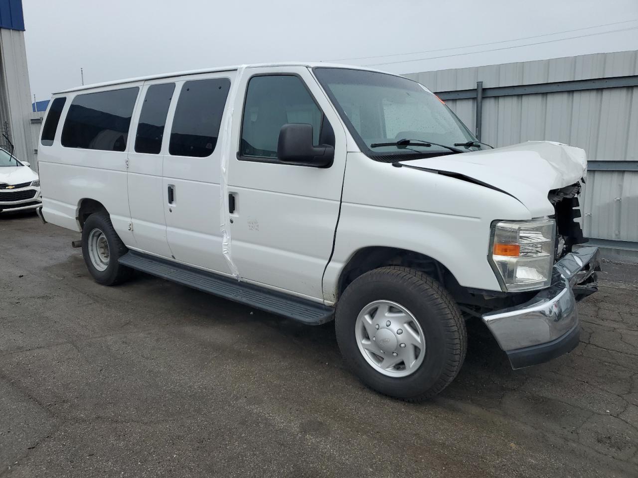 2013 Ford Econoline E350 Super Duty Wagon - Image 4