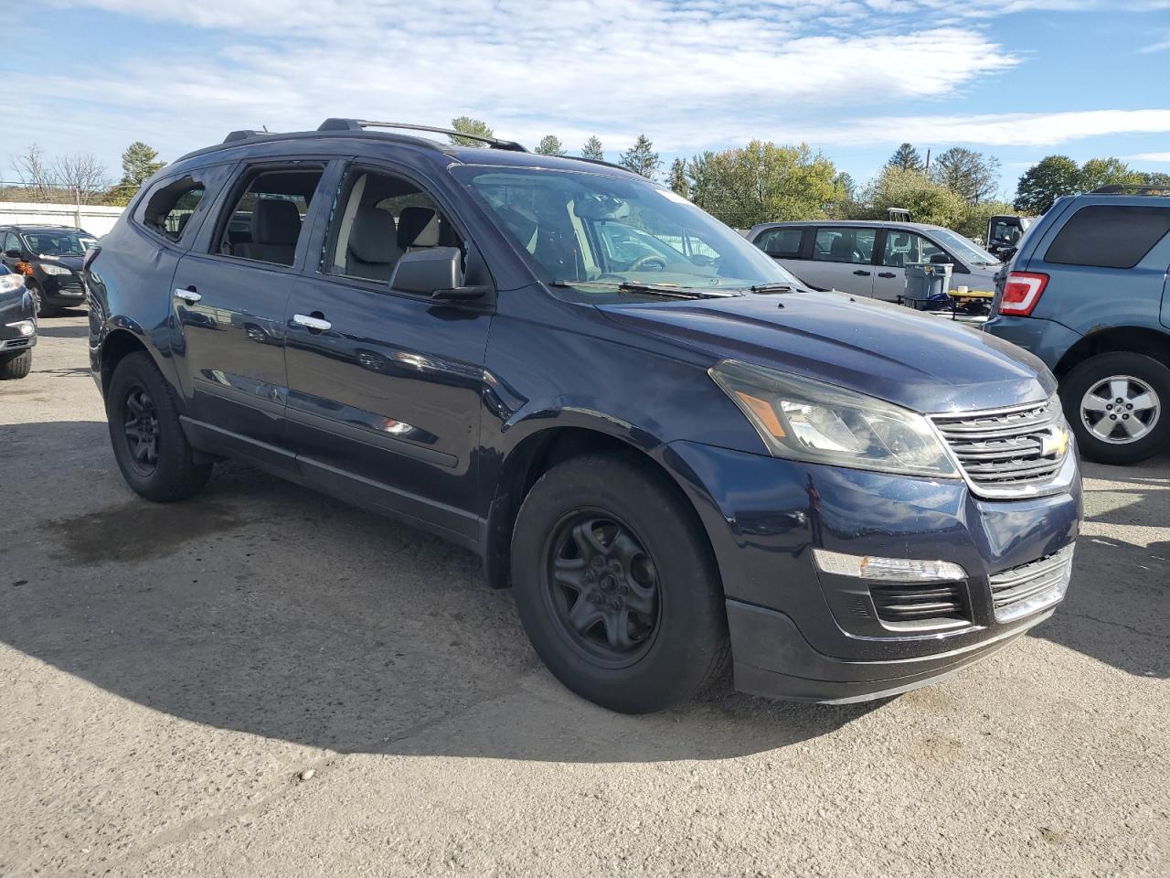 2015 Chevrolet Traverse Ls - Фото 4