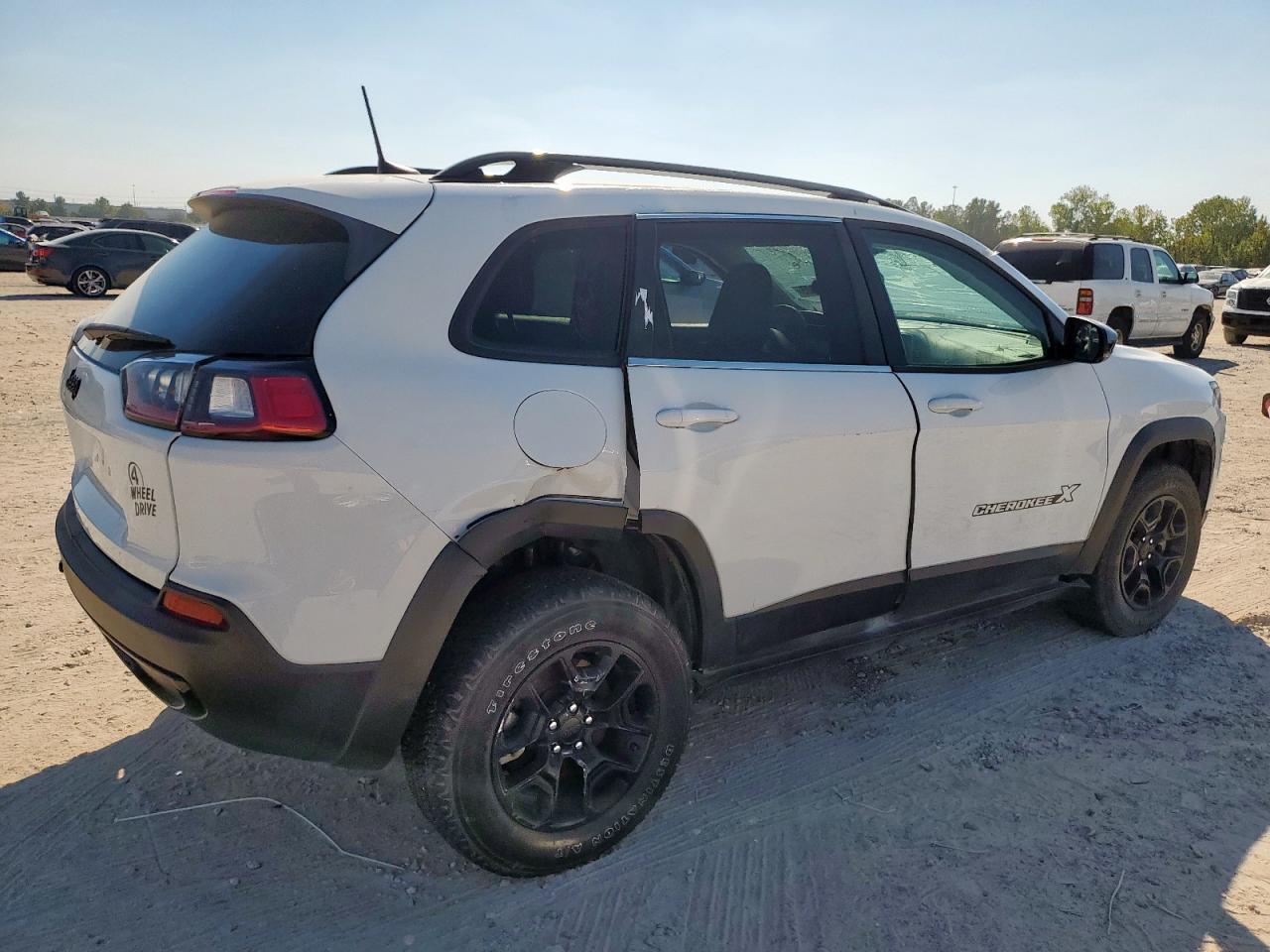 2022 Jeep Cherokee Latitude - Image 3