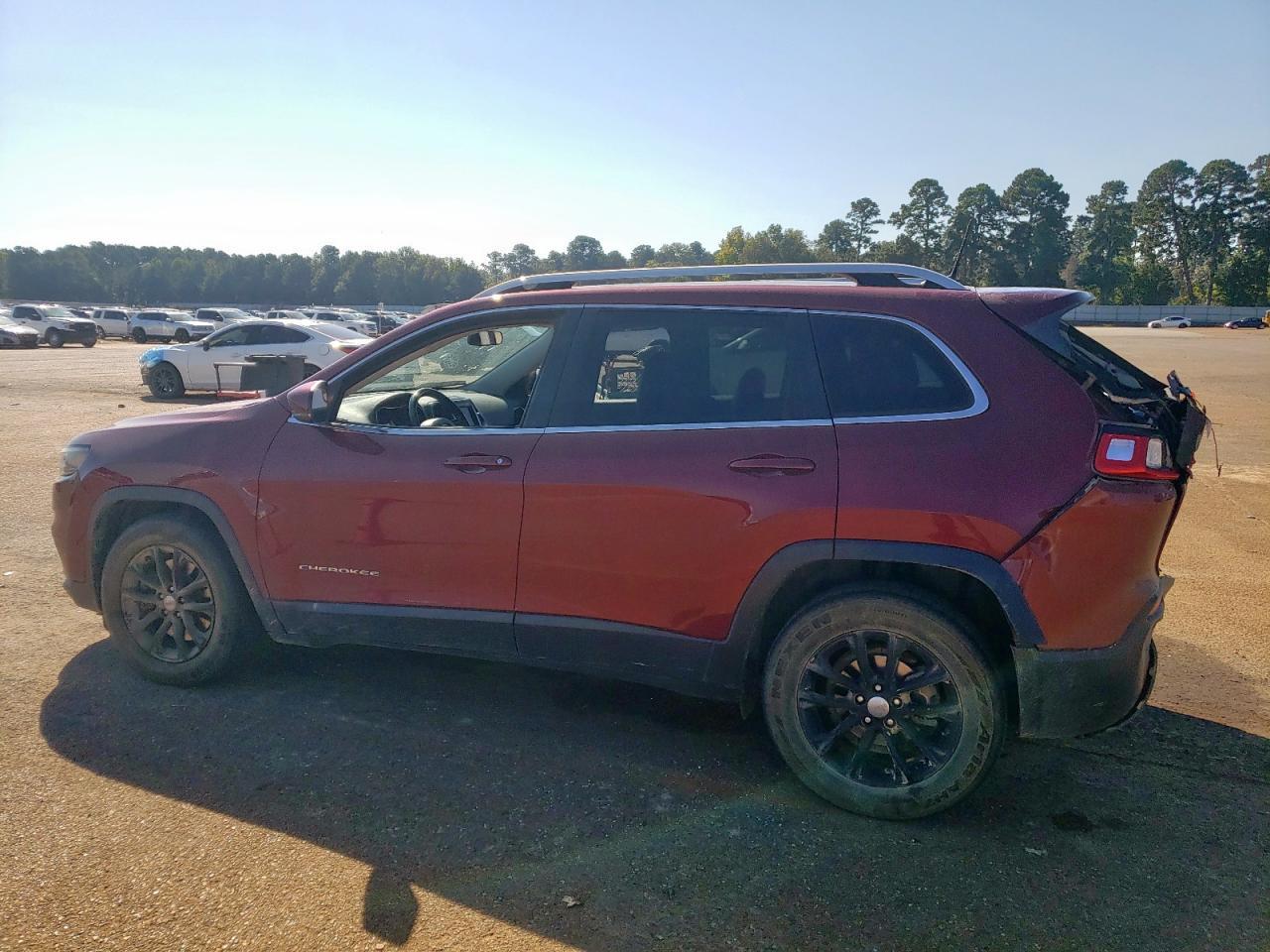 2019 Jeep Cherokee Latitude Plus - Фото 2