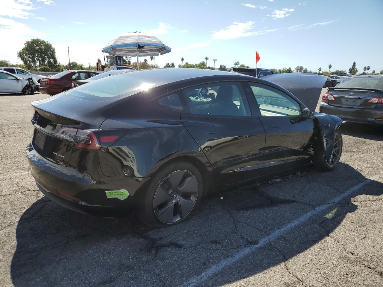 2023 Tesla Model 3 - Фото 3